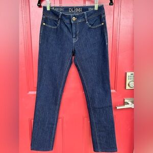 DL1961 s25 ‘Grace High Rise straight’ dk rinse jeans-4 way stretch-27” inseam